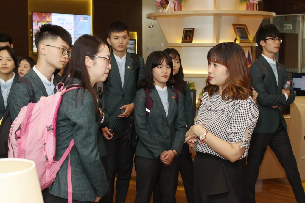 International Youth Ambassadors Exchange Program 2019 เยือนสถาบัน