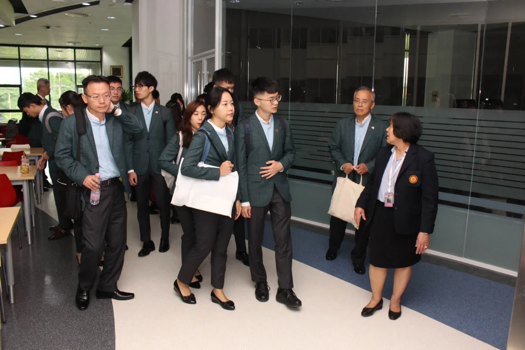 International Youth Ambassadors Exchange Program 2019 เยือนสถาบัน