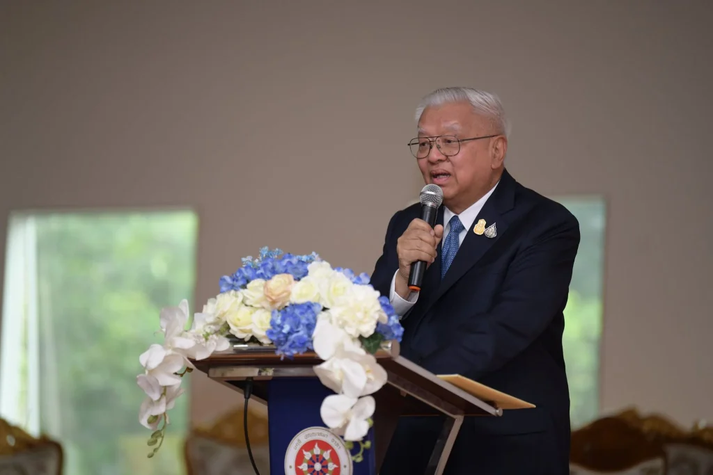 ยุทธศาสตร์ชาติ 20 ปี กับการขับเคลื่อนปรัชญาของเศรษฐกิจพอเพียงและการพัฒนาที่ยั่งยืน