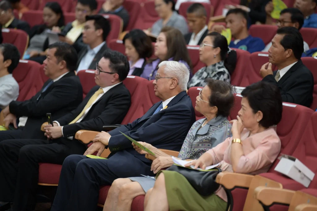 620829 04 ยุทธศาสตร์ชาติ 20 ปี กับการขับเคลื่อนปรัชญาของเศรษฐกิจพอเพียงและการพัฒนาที่ยั่งยืน