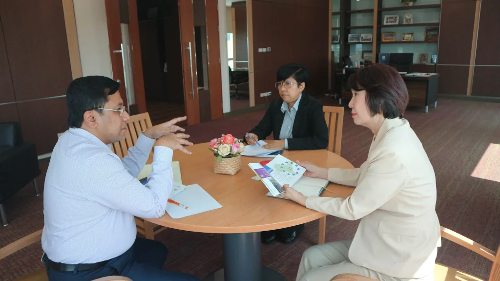 North South University (NSU) เยือนสถาบัน