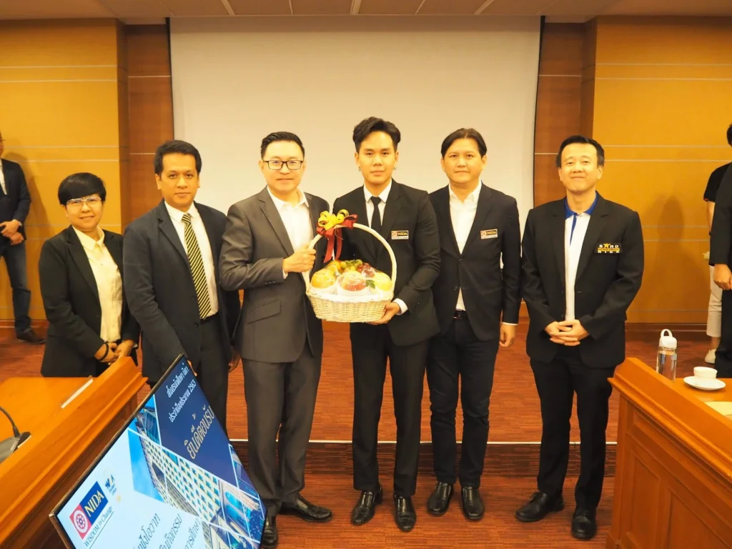 621120 04 สโมสรนักศึกษารับฟังโอวาท แนวทางการดำเนินกิจกรรมและการประกันคุณภาพการศึกษา