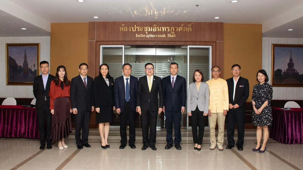 ผู้บริหารเขตปกครองตนเองกว่างซีจ้วง (GXFAO) เยือนสถาบัน