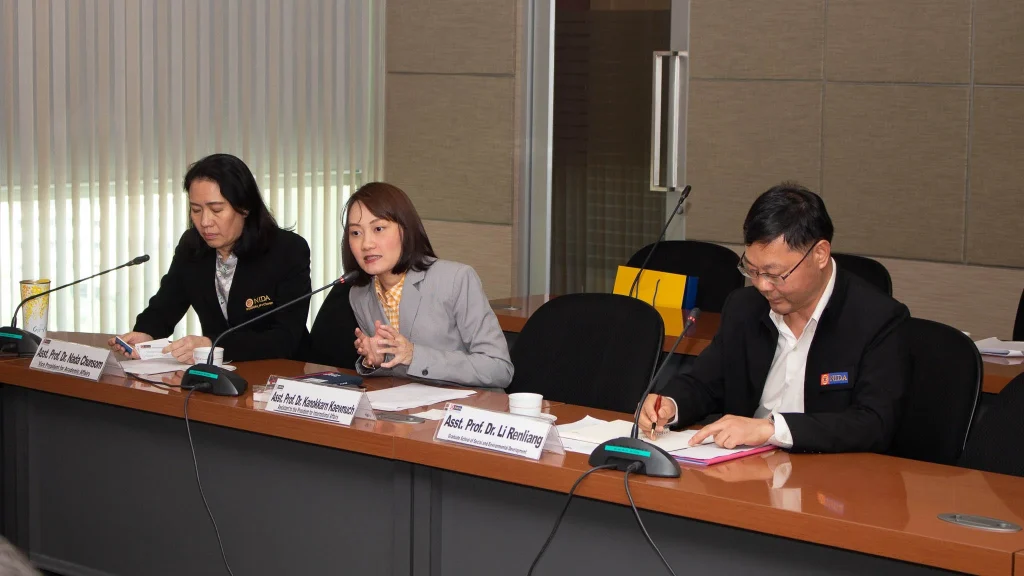 ผู้บริหารเขตปกครองตนเองกว่างซีจ้วง (GXFAO) เยือนสถาบัน