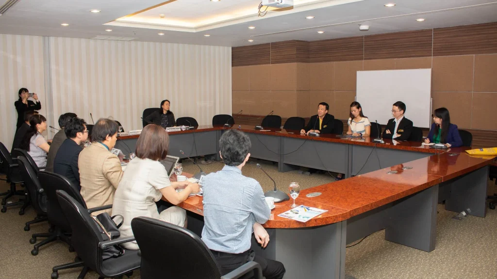 Huaihua University เยือนสถาบัน