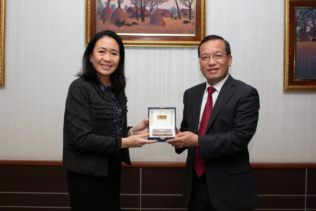 Huaihua University เยือนสถาบัน