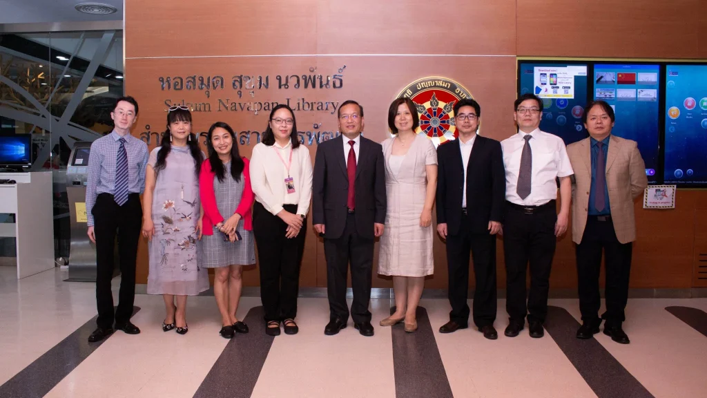 Huaihua University เยือนสถาบัน