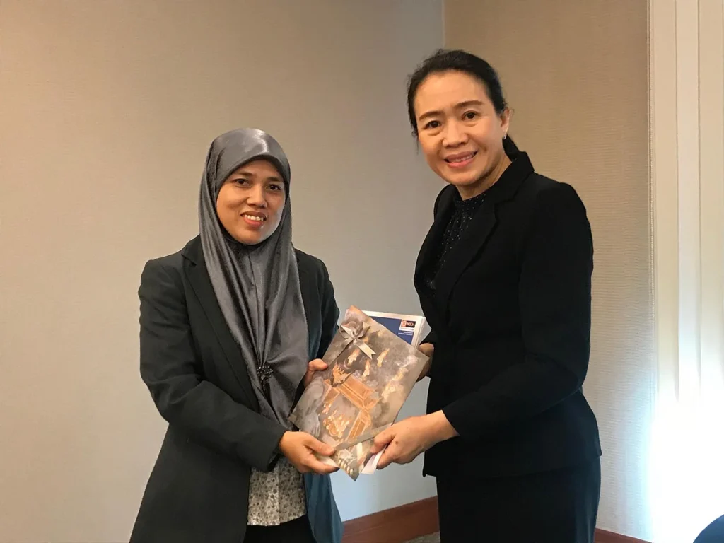 Universiti Utara Malaysia เยือนสถาบัน