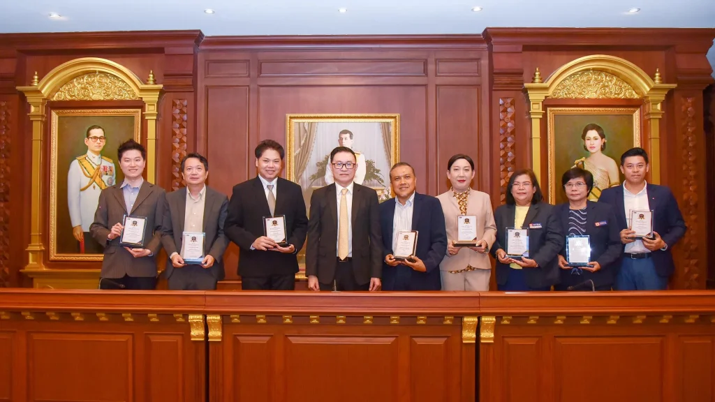 630722 01 แสดงความยินดี