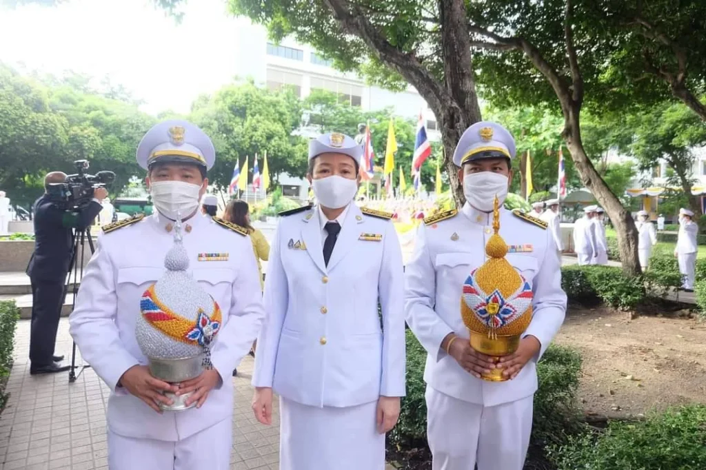 ร่วมพิธีถวายราชสักการะพระบรมราชานุสาวรีย์ รัชกาลที่ 4