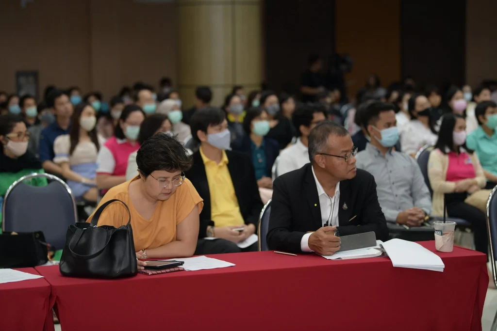 สภาสถาบันพบประชาคม