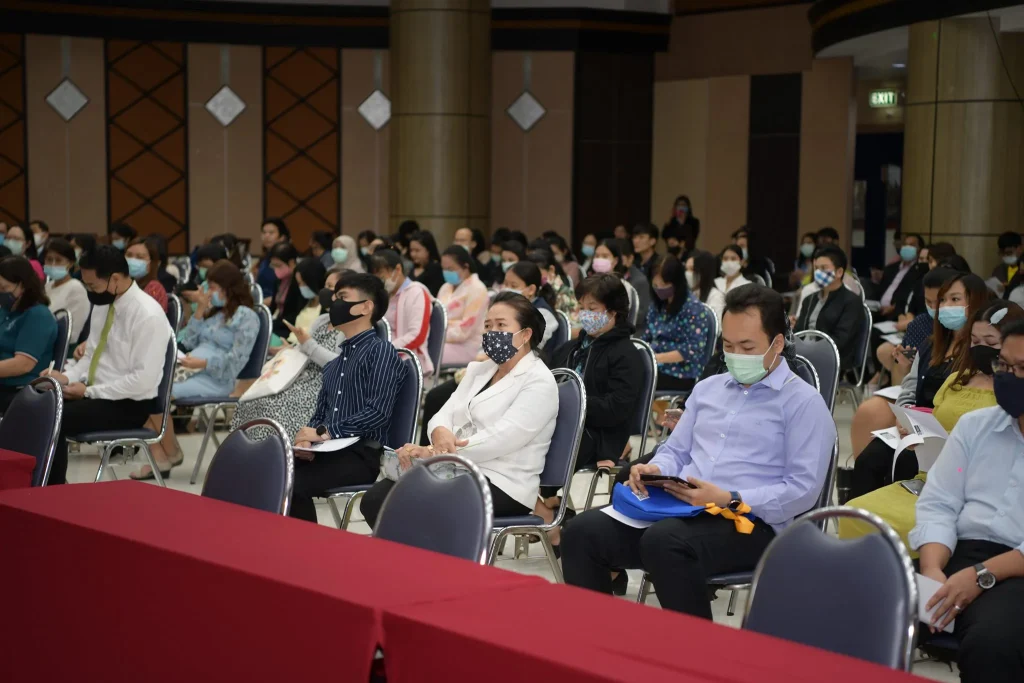 สภาสถาบันพบประชาคม