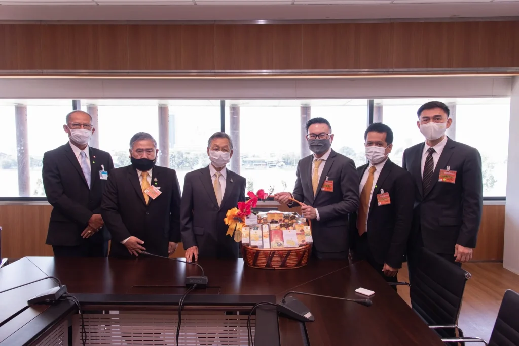 มอบกระเช้าสวัสดีปีใหม่ในโอกาสวันขึ้นปีใหม่ 2564