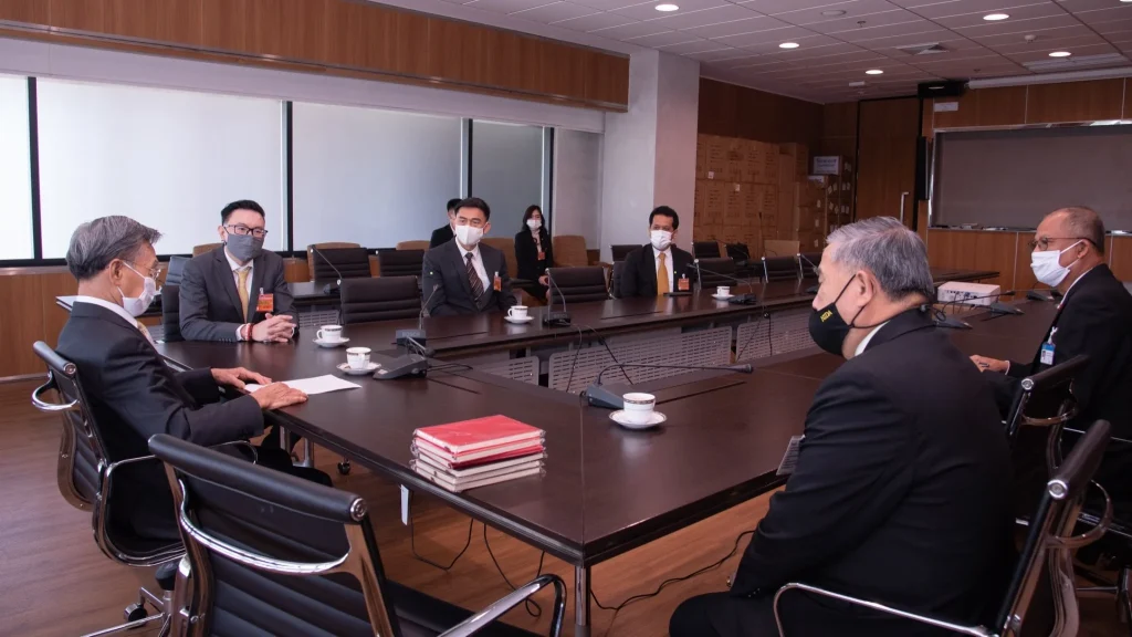 มอบกระเช้าสวัสดีปีใหม่ในโอกาสวันขึ้นปีใหม่ 2564