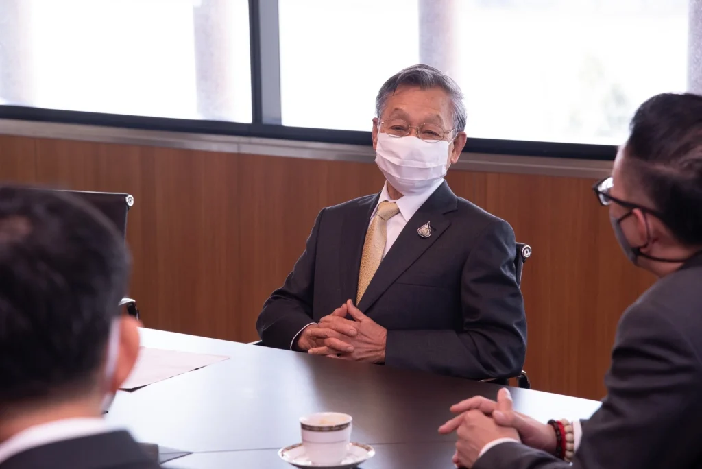 มอบกระเช้าสวัสดีปีใหม่ในโอกาสวันขึ้นปีใหม่ 2564