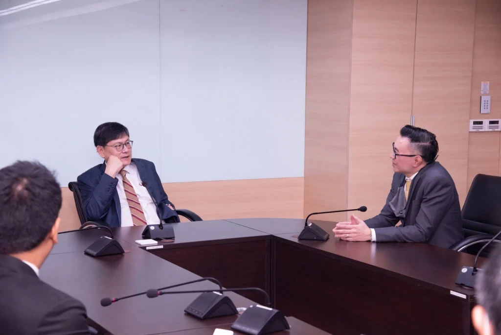 มอบกระเช้าสวัสดีปีใหม่ในโอกาสวันขึ้นปีใหม่ 2564