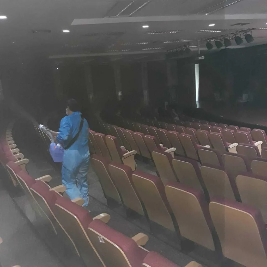 ฉีดพ่นน้ำยาฆ่าเชื้อป้องกัน COVID-19