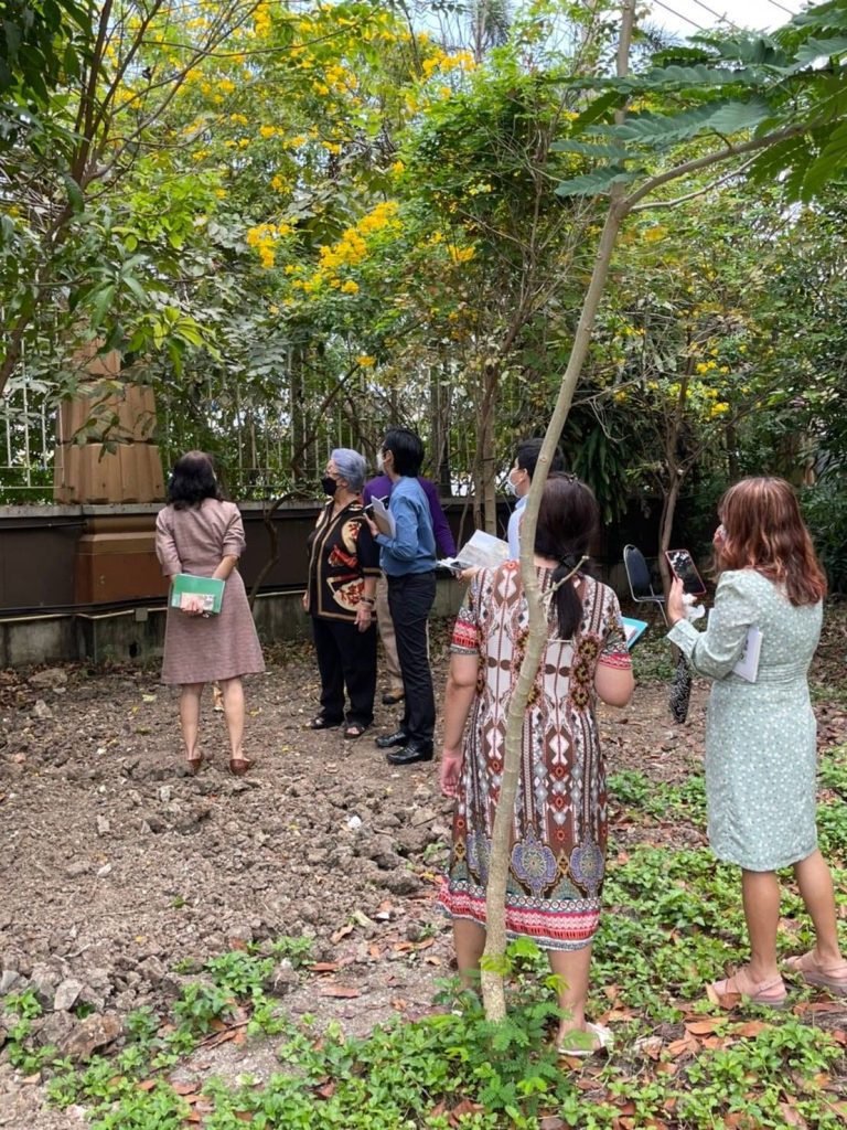 สำรวจพื้นที่ภูมิทัศน์ภายในสถาบัน