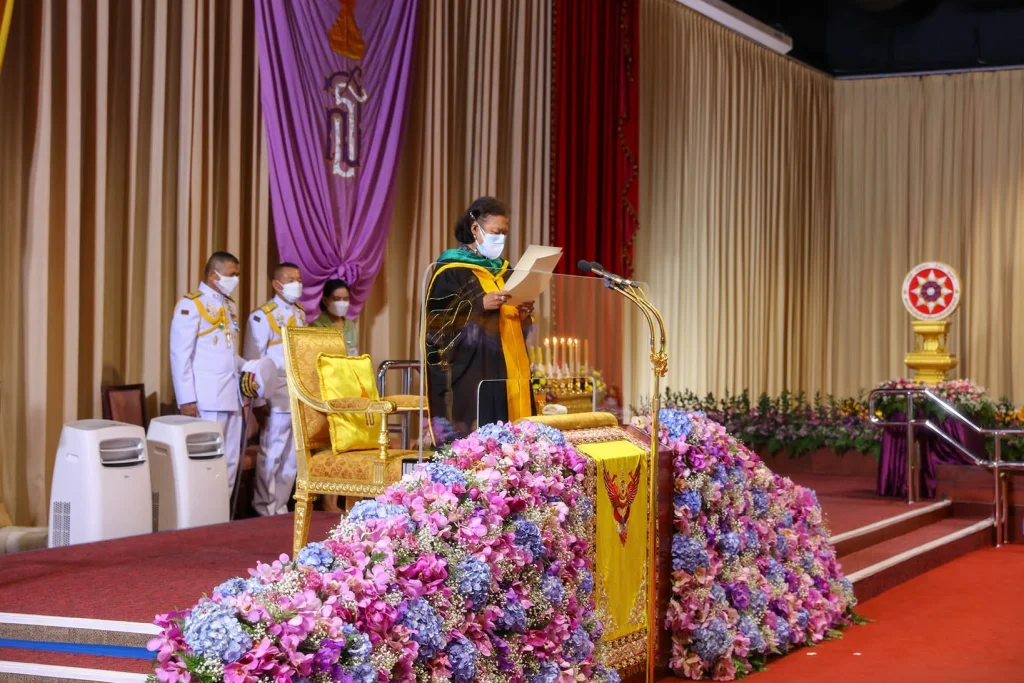 พิธีพระราชทานปริญญาบัตร สถาบันบัณฑิตพัฒนบริหารศาสตร์ ครั้งที่ 41 วันศุกร์ที่ 22 เมษายน 2565