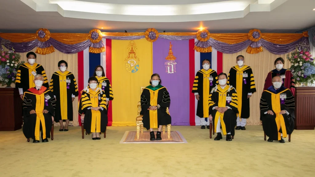 พิธีพระราชทานปริญญาบัตร สถาบันบัณฑิตพัฒนบริหารศาสตร์ ครั้งที่ 41 วันศุกร์ที่ 22 เมษายน 2565