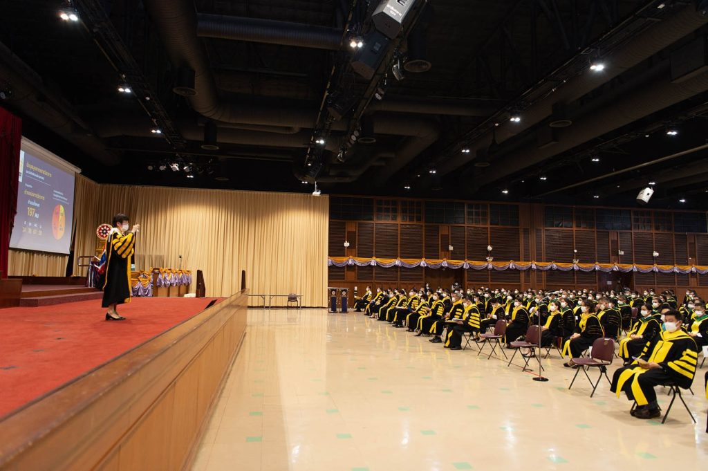 ปัจฉิมนิเทศในงานพระราชทานปริญญาบัตร สถาบันบัณฑิตพัฒนบริหารศาสตร์