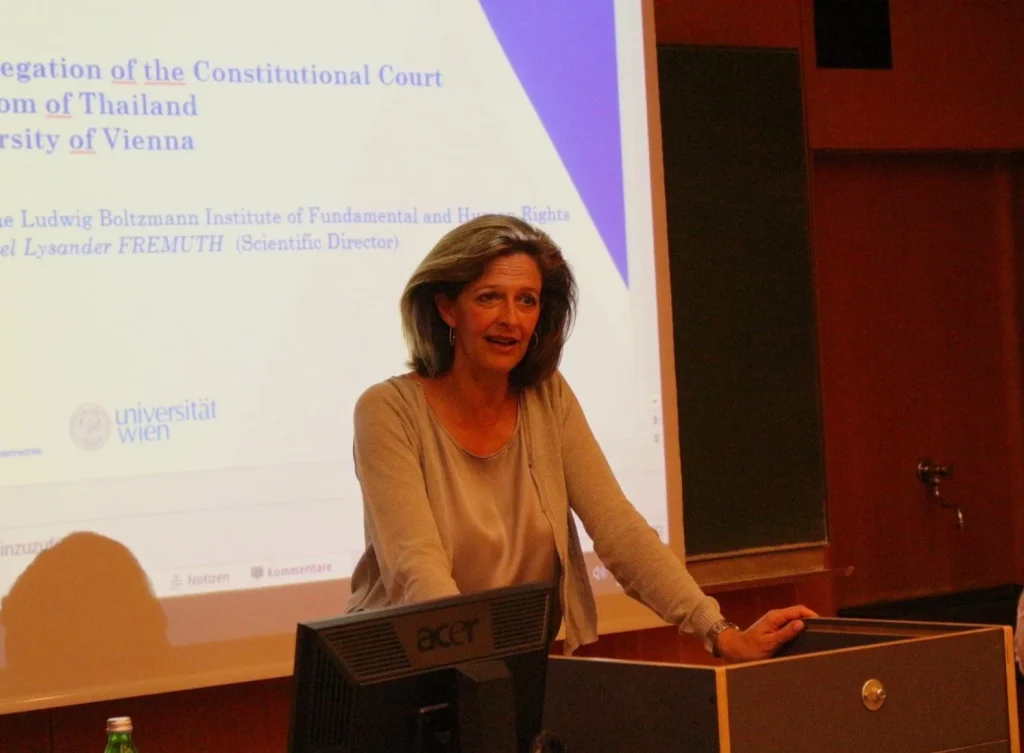 คณะนิติศาสตร์เยือน Juridicum, Universität Wien