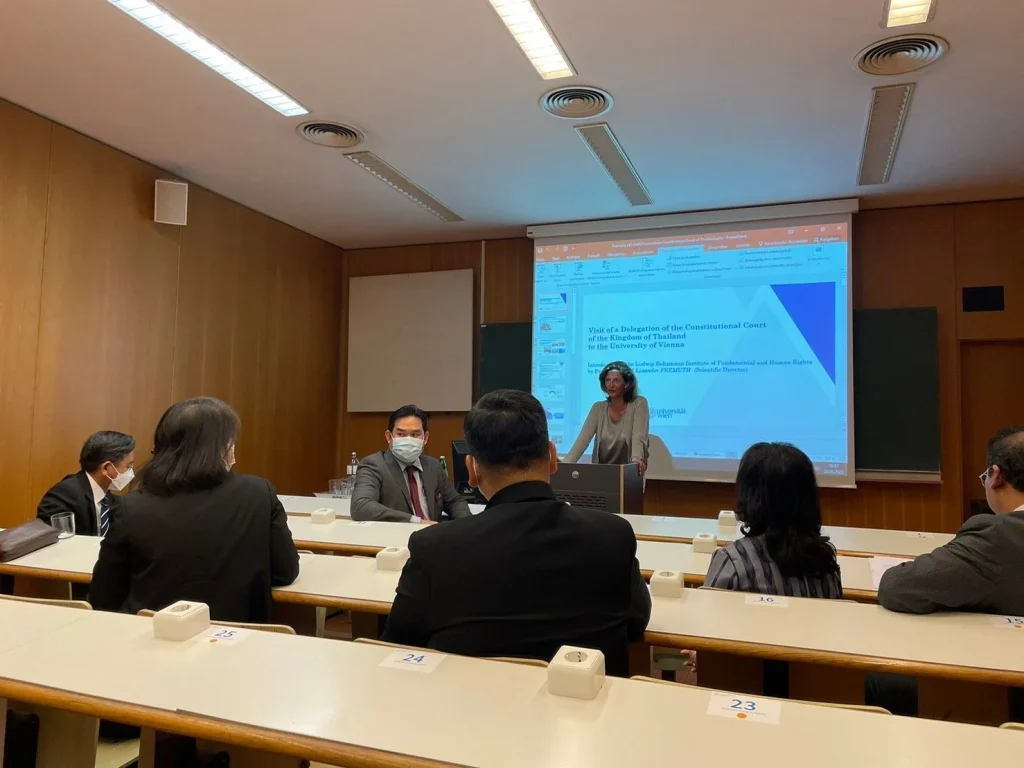 คณะนิติศาสตร์เยือน Juridicum, Universität Wien