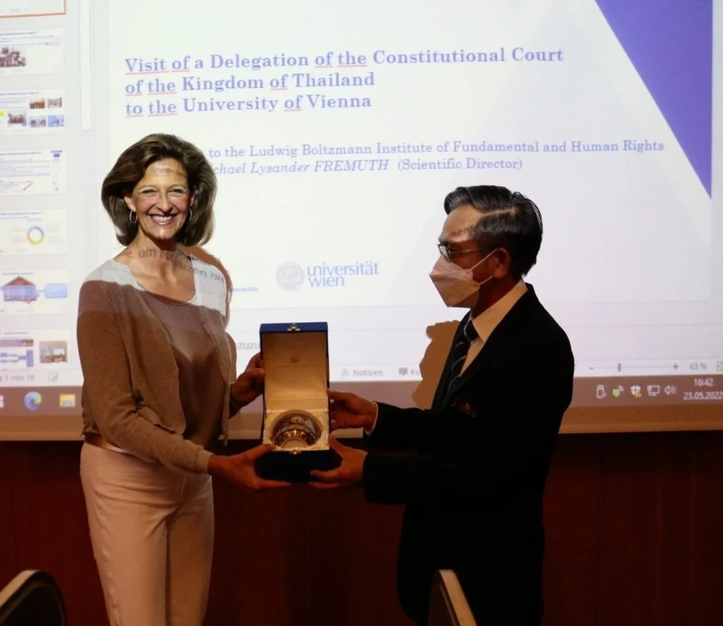 คณะนิติศาสตร์เยือน Juridicum, Universität Wien