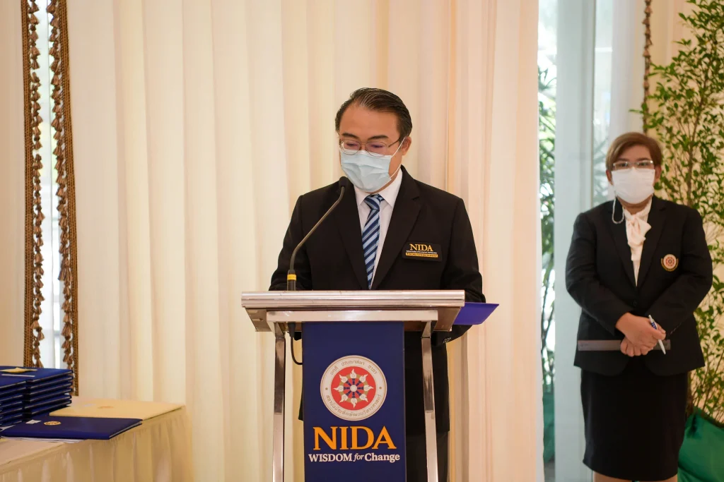 พิธีมอบเกียรติบัตรแก่นักศึกษาที่ได้รับทุนการศึกษาของสถาบัน ประจำปี 2564