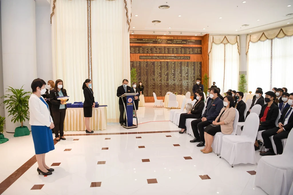 พิธีมอบเกียรติบัตรแก่นักศึกษาที่ได้รับทุนการศึกษาของสถาบัน ประจำปี 2564