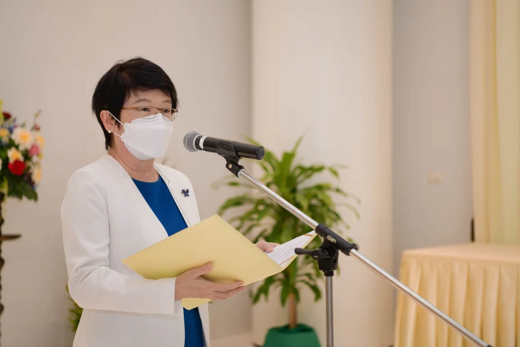 พิธีมอบเกียรติบัตรแก่นักศึกษาที่ได้รับทุนการศึกษาของสถาบัน ประจำปี 2564