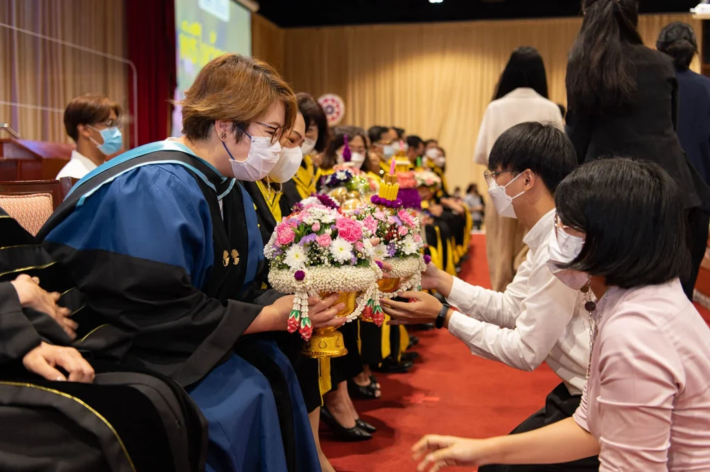 นิด้า จัดพิธีไหว้ครู และพิธีมอบโล่และรางวัลต่าง ๆ ประจำปี 2565