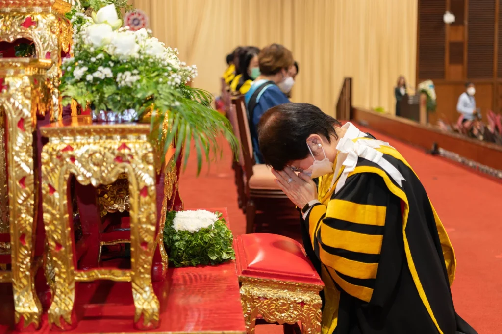 นิด้า จัดพิธีไหว้ครู และพิธีมอบโล่และรางวัลต่าง ๆ ประจำปี 2565