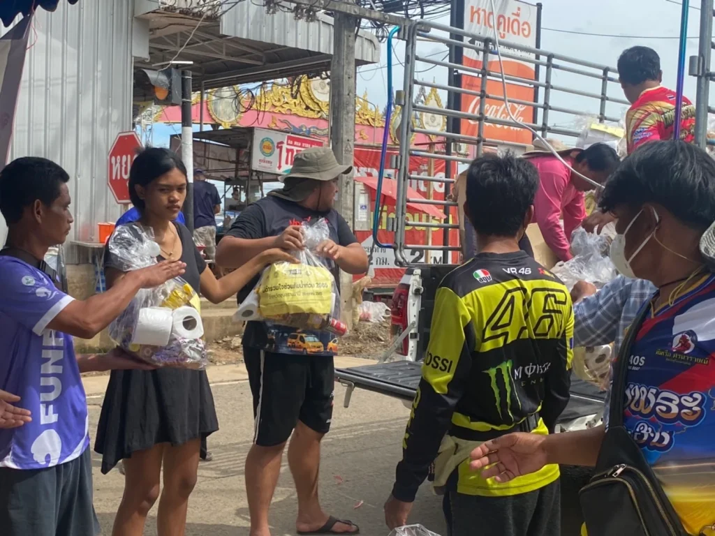 ร่วมพลังร่วมใจ เครือข่ายศิษย์เก่านิด้า นำถุงยังชีพช่วยเหลือผู้ประสบอุทกภัย จ.อุบลราชธานี