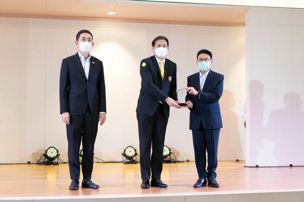 “นิด้า” ร่วมนำร่องอนุรักษ์พลังงาน เข้ารับโล่โครงการที่ปรึกษาพลังงานจาก “กฟผ.”