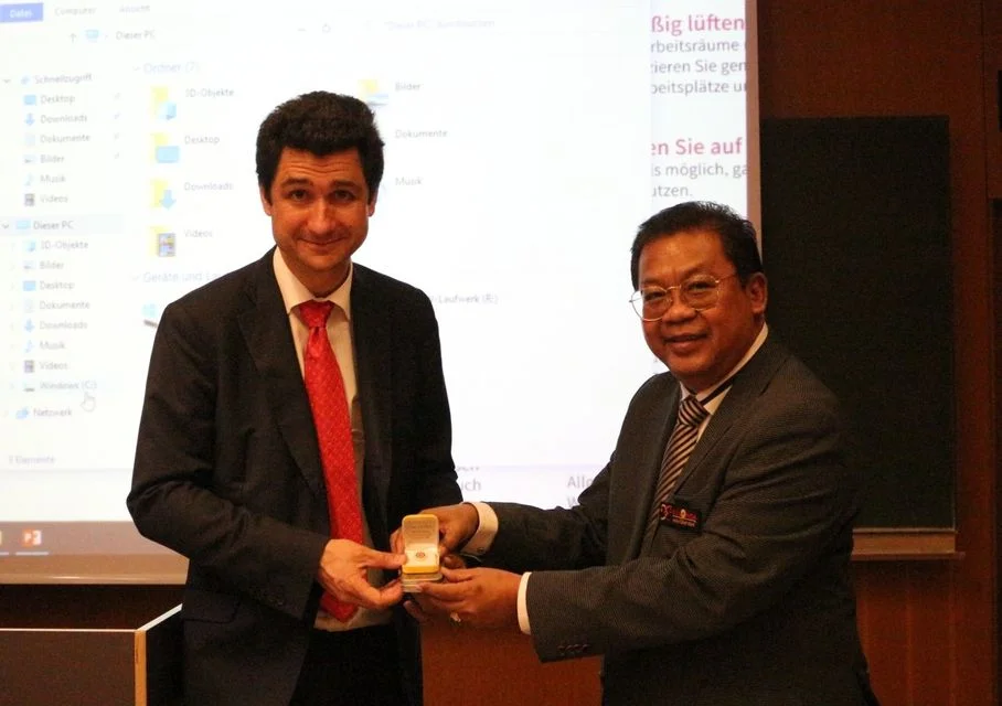 image 2023 04 03 165614646 คณะนิติศาสตร์ ร่วมการสัมมนาเชิงปฏิบัติการในหัวข้อ “เราจำเป็นต้องมีสิทธิขั้นพื้นฐานใหม่ในยุคของ AI หรือไม่”