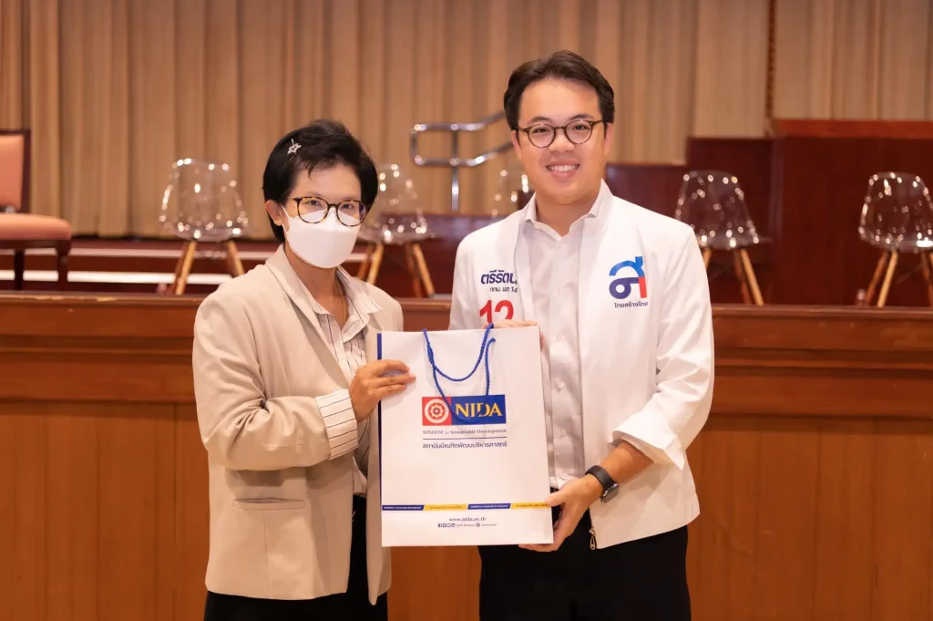 การแสดงวิสัยทัศน์ของผู้สมัคร-ส.ส.กทม-เขต14_11 นิด้าโพล ร่วมกับ คณะนิติศาสตร์ (นิด้า) จัดการแสดงวิสัยทัศน์ของผู้สมัคร ส.ส. กทม. เขต 14 (เขตบางกะปิ คลองเจ้าคุณสิงห์)