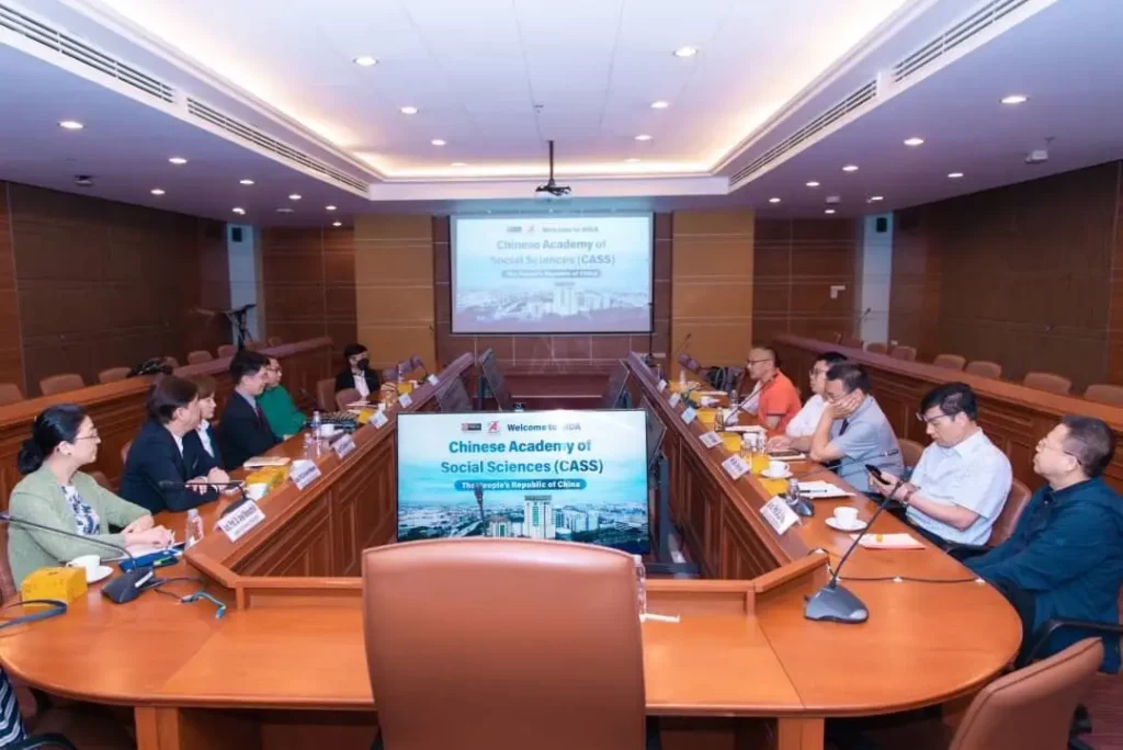 Chinese Academy of Social Sciences (CASS) เยือนสถาบัน