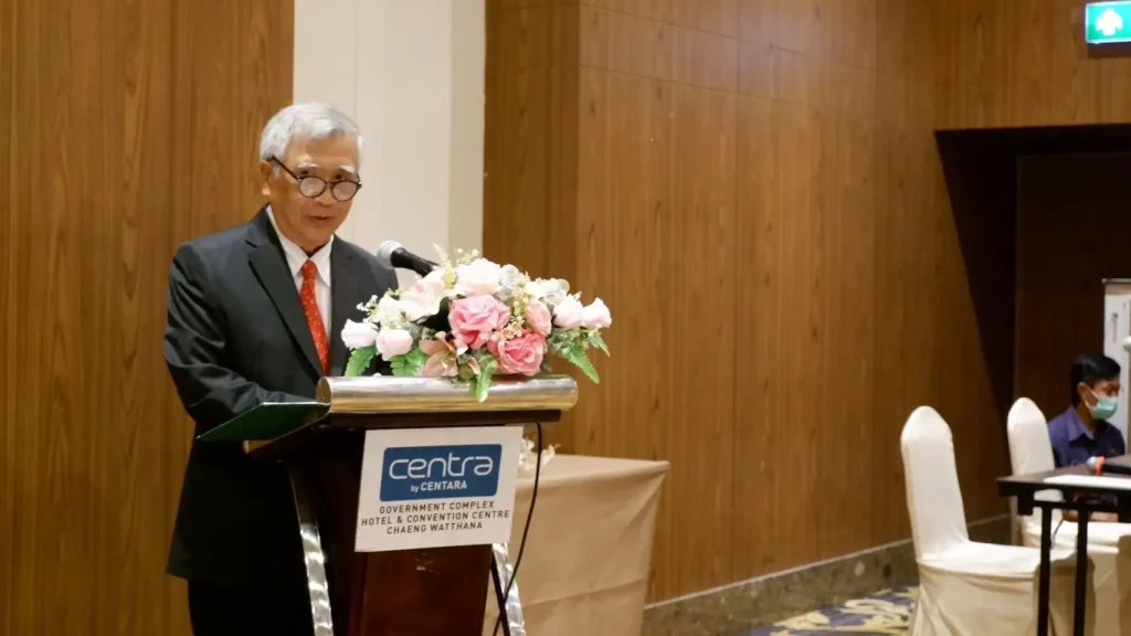 เสนอร่างผลการวิจัย โครงการวิจัยประเมินผลนโยบายถ่ายโอนโรงพยาบาลส่งเสริมสุขภาพตำบลไปสู่องค์การบริหารส่วนจังหวัด