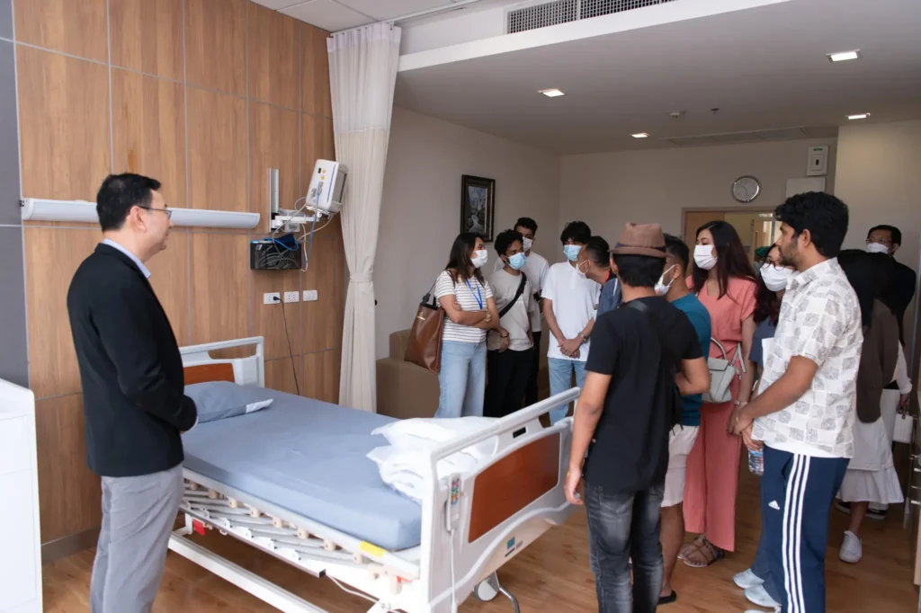 NIDA 9th International Summer Camp 2023: การศึกษาดูงานโรงพยาบาลบ้านแพ้ว และชุมชนเกาะเกิด