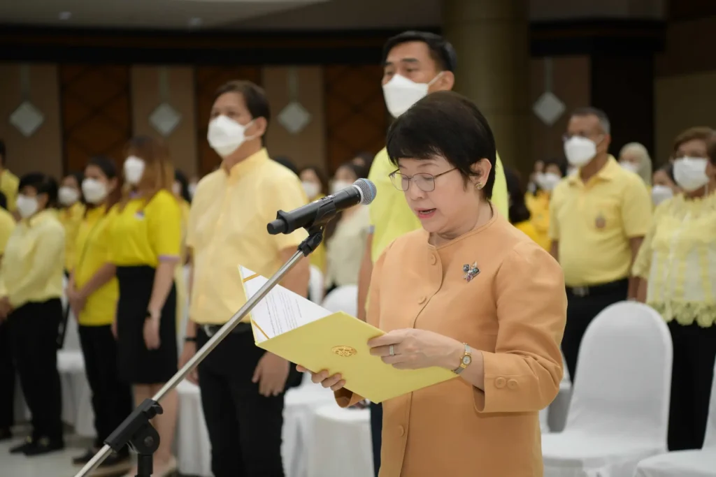 พิธีถวายสัตย์ปฏิญาณเพื่อเป็นข้าราชการที่ดีและพลังของแผ่นดิน04 ‘นิด้า’ จัดพิธีถวายสัตย์ปฏิญาณเพื่อเป็นข้าราชการที่ดีและพลังของแผ่นดิน