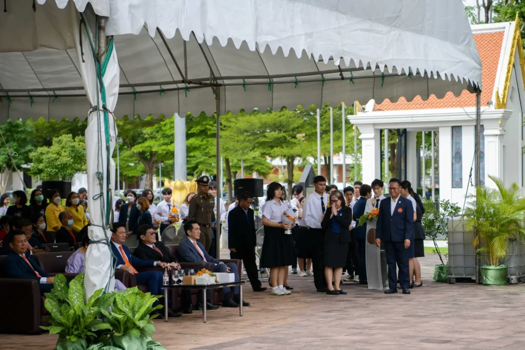 ‘นิด้า’ ร่วมพิธีวางพานพุ่ม เนื่องในวันคล้ายวันสถาปนา สจล. ครบรอบ 63 ปี