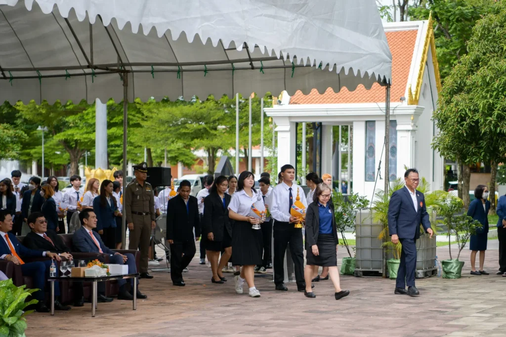 ‘นิด้า’ ร่วมพิธีวางพานพุ่ม เนื่องในวันคล้ายวันสถาปนา สจล. ครบรอบ 63 ปี