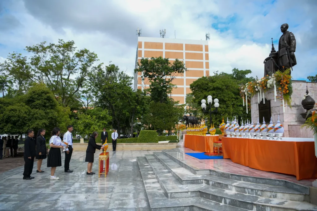 ‘นิด้า’ ร่วมพิธีวางพานพุ่ม เนื่องในวันคล้ายวันสถาปนา สจล. ครบรอบ 63 ปี