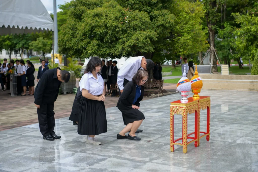 ‘นิด้า’ ร่วมพิธีวางพานพุ่ม เนื่องในวันคล้ายวันสถาปนา สจล. ครบรอบ 63 ปี