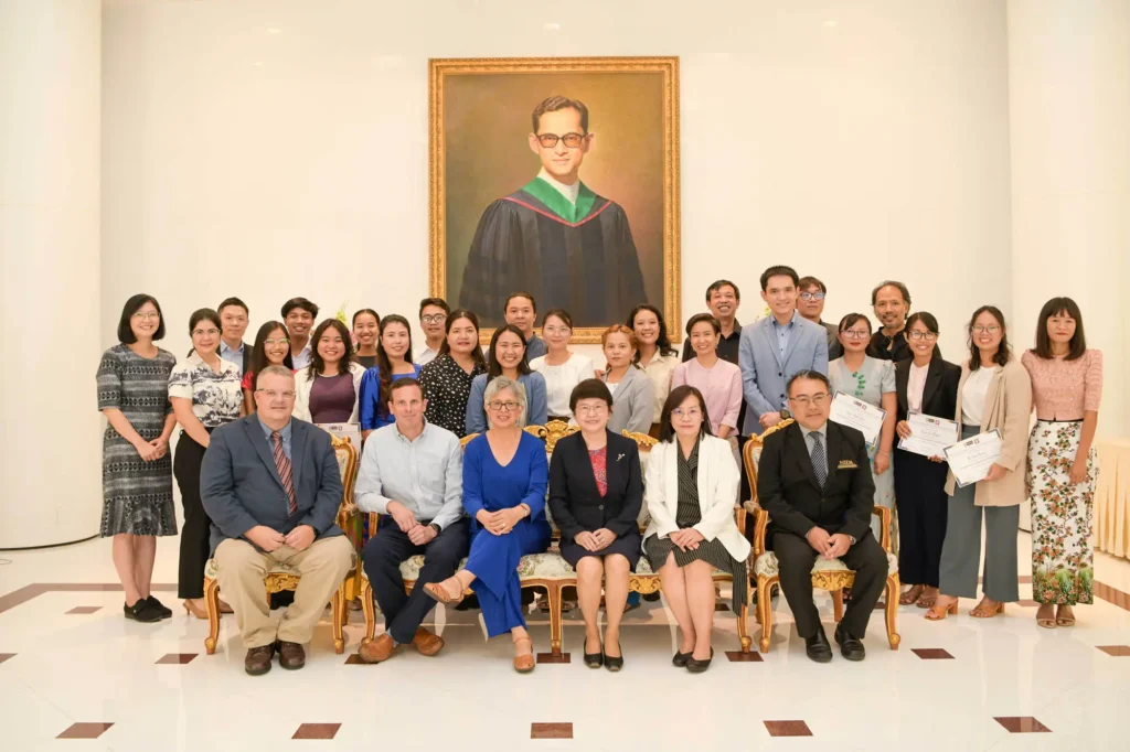 ผู้แทนจาก-IU-และ-USAID-เยือนสถาบัน-09 คณะผู้แทนจาก Indiana University (IU) และ The United States Agency for International Development (USAID) เยือนสถาบันบัณฑิตพัฒนบริหารศาสตร์