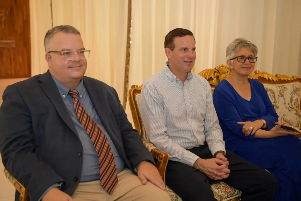 ผู้แทนจาก-IU-และ-USAID-เยือนสถาบัน-10 คณะผู้แทนจาก Indiana University (IU) และ The United States Agency for International Development (USAID) เยือนสถาบันบัณฑิตพัฒนบริหารศาสตร์