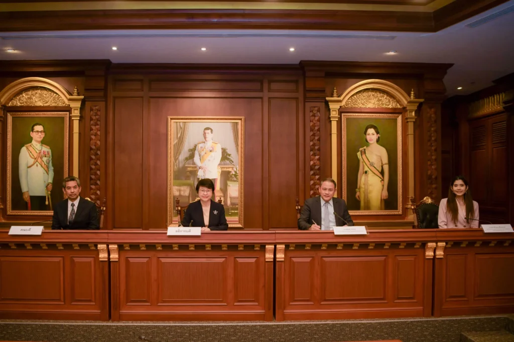 MOU-NIDA-TFT_09 คณะบริหารการพัฒนาสิ่งแวดล้อม‘นิด้า’ ลงนามความร่วมมือกับ บริษัท ไทยไฟลท์เทรนนิ่ง จำกัด