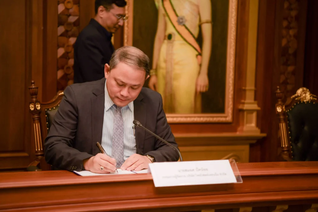 MOU-NIDA-TFT_14 คณะบริหารการพัฒนาสิ่งแวดล้อม‘นิด้า’ ลงนามความร่วมมือกับ บริษัท ไทยไฟลท์เทรนนิ่ง จำกัด