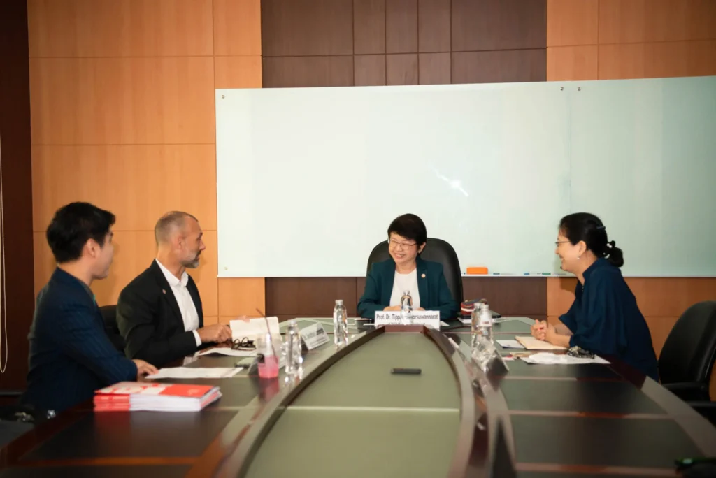 Institute of International Education (IIE) เยือนสถาบันบัณฑิตพัฒนบริหารศาสตร์